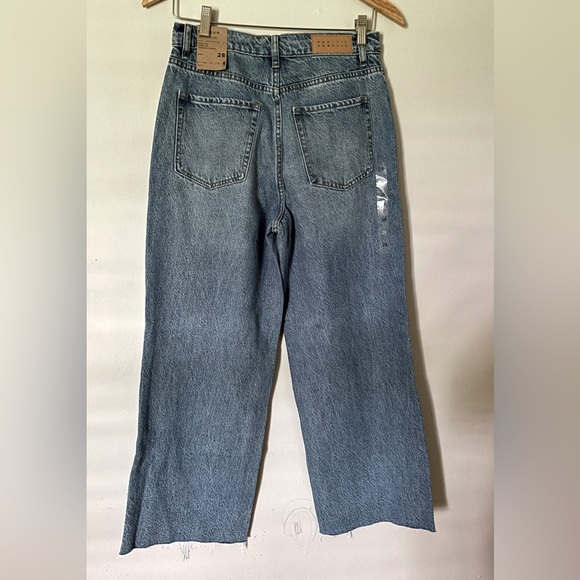 PACSUM
CROP WIDE LEG
HIGH RISE WIDE LEG
CROPPED INSEAM - Picture 2 of 7